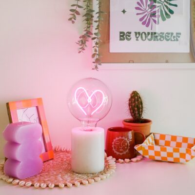 HEART LED Filament Bulb (Pink) (Screw Down Style)
