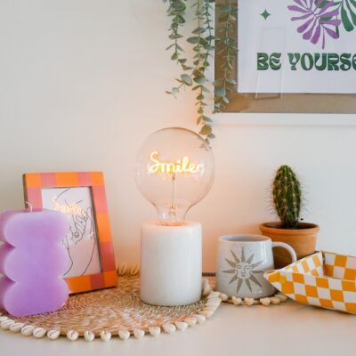 SMILE LED Filament Bulb (Screw Down Style)