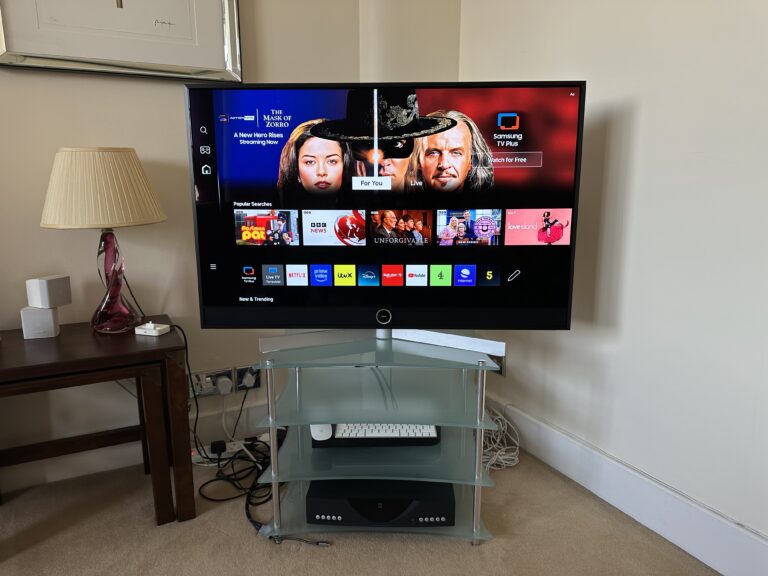 Loewe Stellar 42" OLED Smart TV