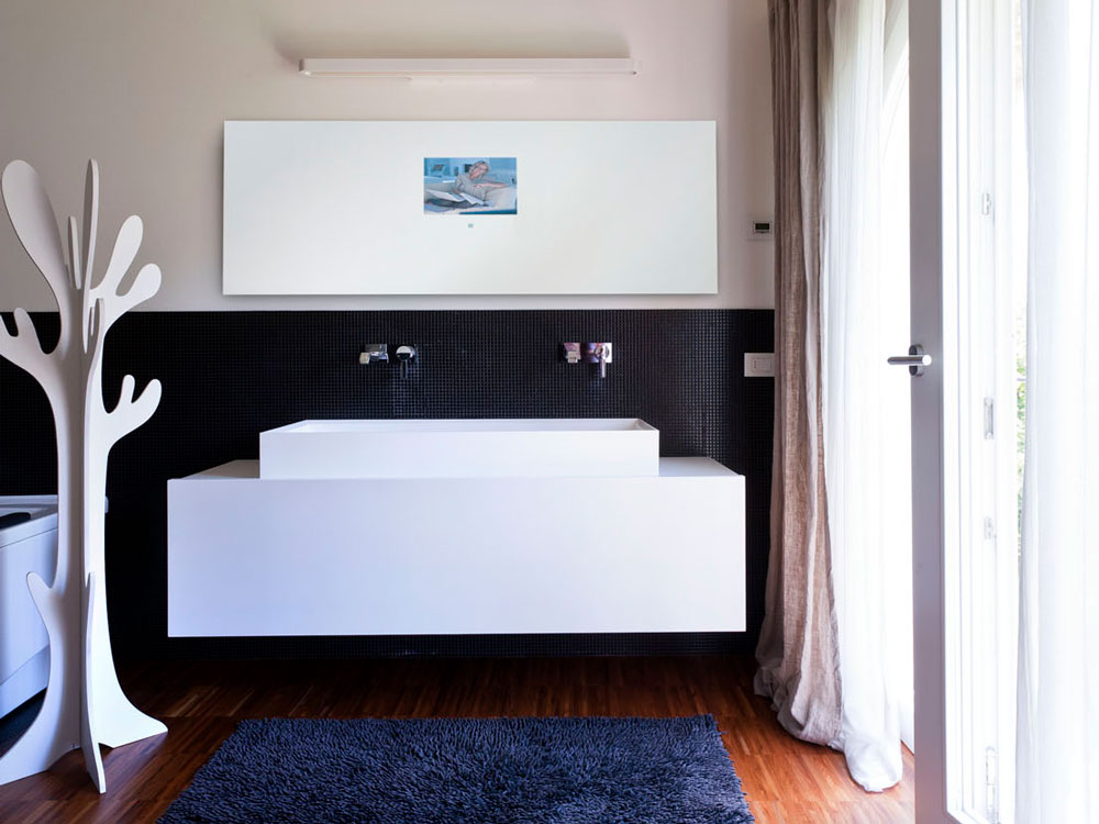 NEOD custom mirror television installation - splash back 22