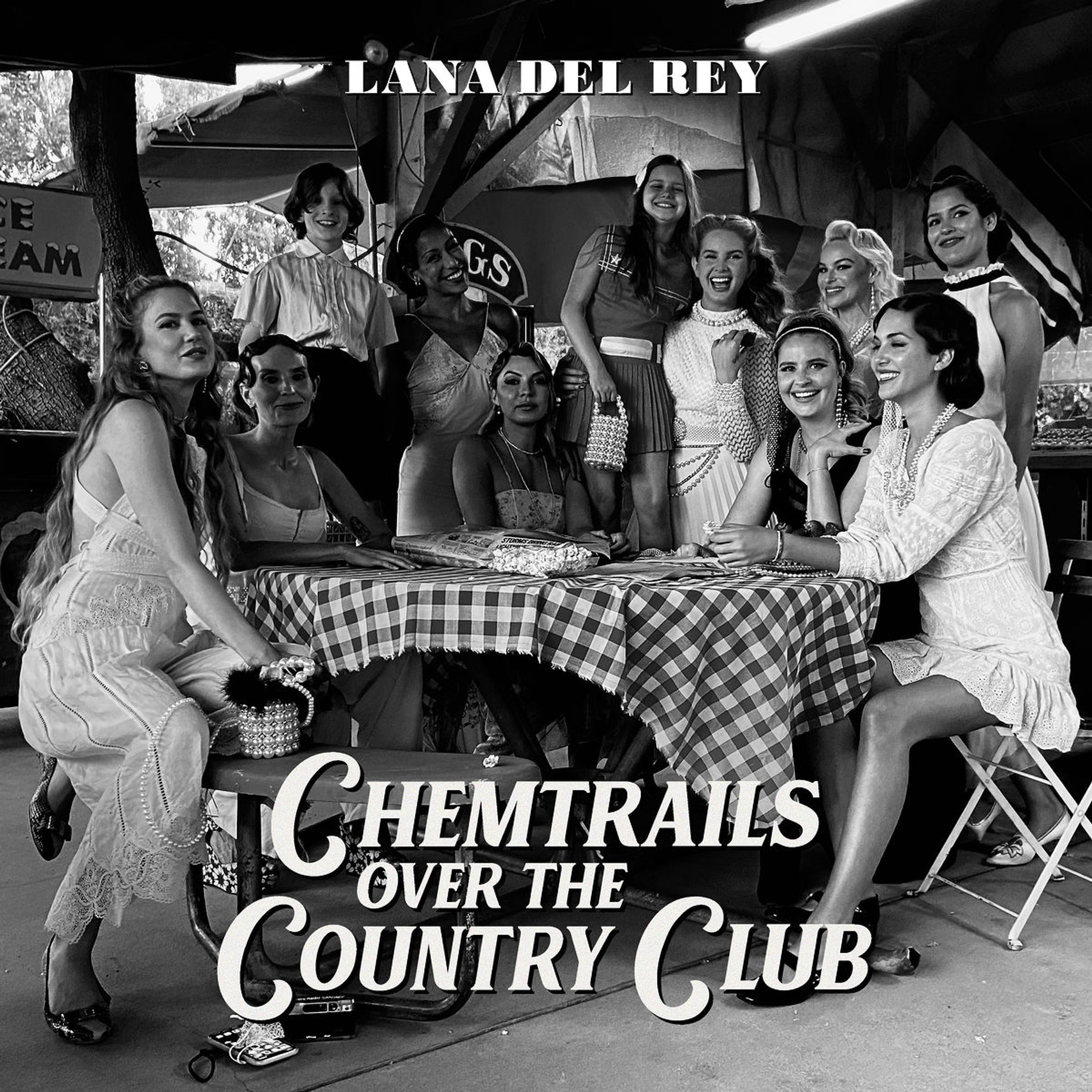 Lana Del Rey – Chemtrails Over The Country Club — barcode 0602435497808